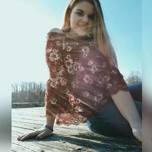 Meet your Posher, Lena